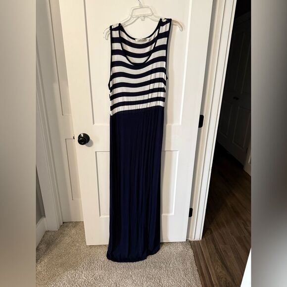 Liberty Love Black and White Sleeveless Sundress - Picture 1 of 6